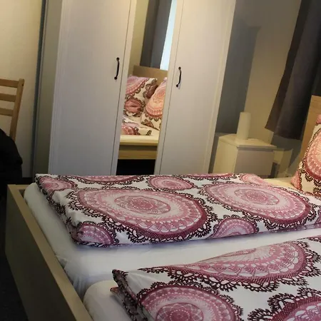 Bismarck Hostel *
